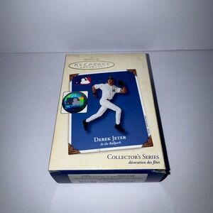 Hallmark Blue Derek Jeter Keepsake Box